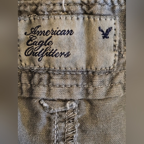 Vintage American Eagle Shorts in Washed Gray. Size 6 - Picture 10 of 10